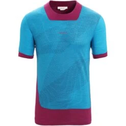 Icebreaker ZoneKnit™ GEODETIC T-Shirt Heren - Geo Blue/Go Berry/AOP -Icebreaker icebreaker mens zoneknit geodetic short sleeve tee geo blue go berry aop 1 1383457