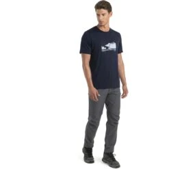 Icebreaker Tech Lite II Sidecountry Skiers Club T-Shirt Heren - Midnight Navy -Icebreaker icebreaker tech lite ii sidecountry skiers club herren t shirt midnight navy 3 1555686