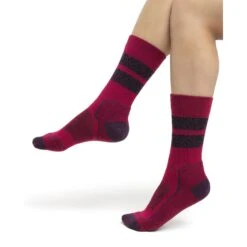 Icebreaker Hike+ Light Crew Natural Summit Sokken Dames - Electron Pink/Nightshade/Black -Icebreaker icebreaker womens hike plus light crew natural summit socks electron pink nightshade black model 1 1498742