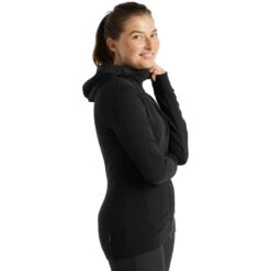 Icebreaker Quantum III Mid Layer Jas Met Capuchon Dames - Zwart 11 Icebreaker Quantum III Mid Layer Jas Met Capuchon Dames - Zwart -Icebreaker icebreaker womens quantum iii long sleeve zip hood midlayer black 4 1038243