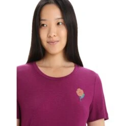 Icebreaker Tech Lite II Springtime Flowers T-Shirt Dames - Go Berry -Icebreaker icebreaker womens tech lite ii springtime flowers short sleeve tee go berry 6 1384738