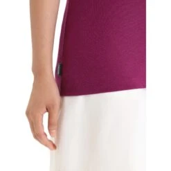 Icebreaker Tech Lite II Springtime Flowers T-Shirt Dames - Go Berry -Icebreaker icebreaker womens tech lite ii springtime flowers short sleeve tee go berry 7 1384739